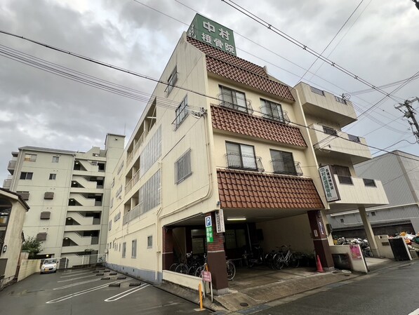 中村マンションの物件外観写真